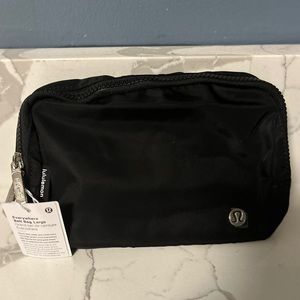 Everywhere Belt Bag 2L